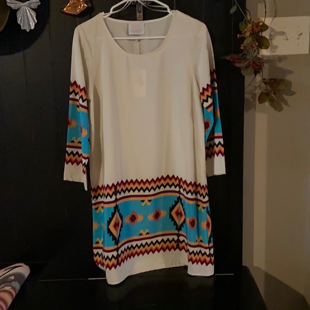 Coveted Clothing Aqua Geometric Shift Dress. Women’s size Med. Ivory and multi